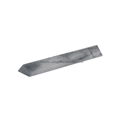 Vorming van koud getrokken staal driehoekskamfer voor voorgecast beton van 20 mm x 20 mm gemaakt van Q235