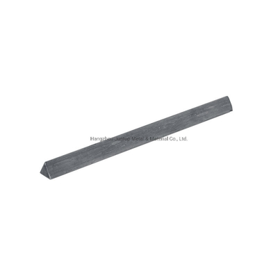 Vorming van koud getrokken staal driehoekskamfer voor voorgecast beton van 20 mm x 20 mm gemaakt van Q235