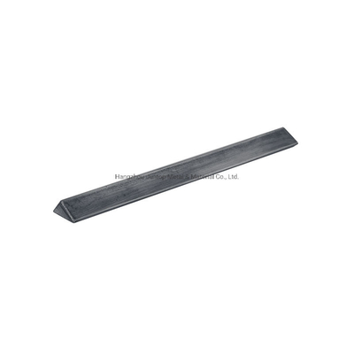 Vorming van koud getrokken staal driehoekskamfer voor voorgecast beton van 20 mm x 20 mm gemaakt van Q235