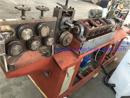 High Speed Straightening and Cutting Machine voor 5-12 mm spoelstaal binnen 380V Spanning