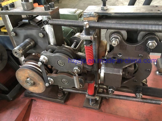 High Speed Straightening and Cutting Machine voor 5-12 mm spoelstaal binnen 380V Spanning